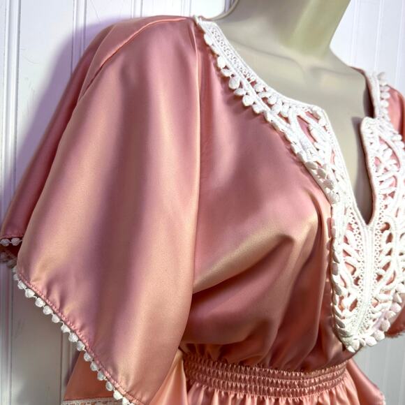 Vintage y2k IZ Byer medium crochet coquette cottage pink peach flutter babydoll - Picture 3 of 10
